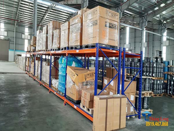 Cách kiểm tra chất lượng thép và mối hàn trên kệ kho để pallet
