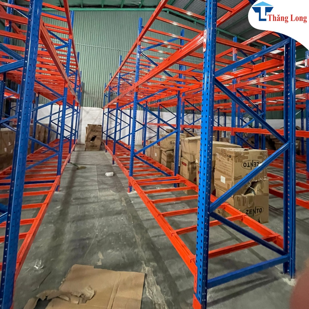 Kệ chứa hàng cho ngành công nghiệp ô tô năm 2025