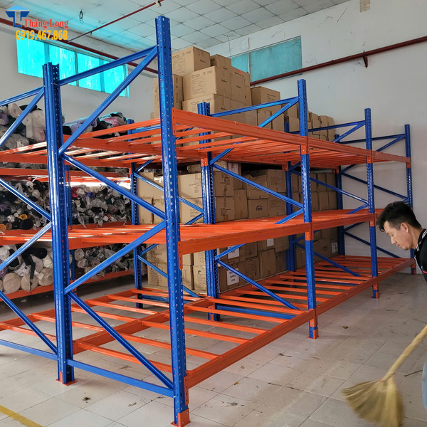 Cung cấp và lắp đặt kệ để vải cuộn tại An Phú