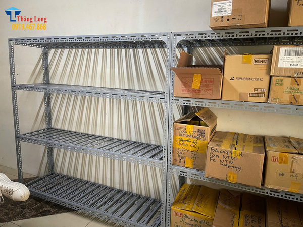 Kệ sắt sàn v lỗ chất lượng, giá tốt