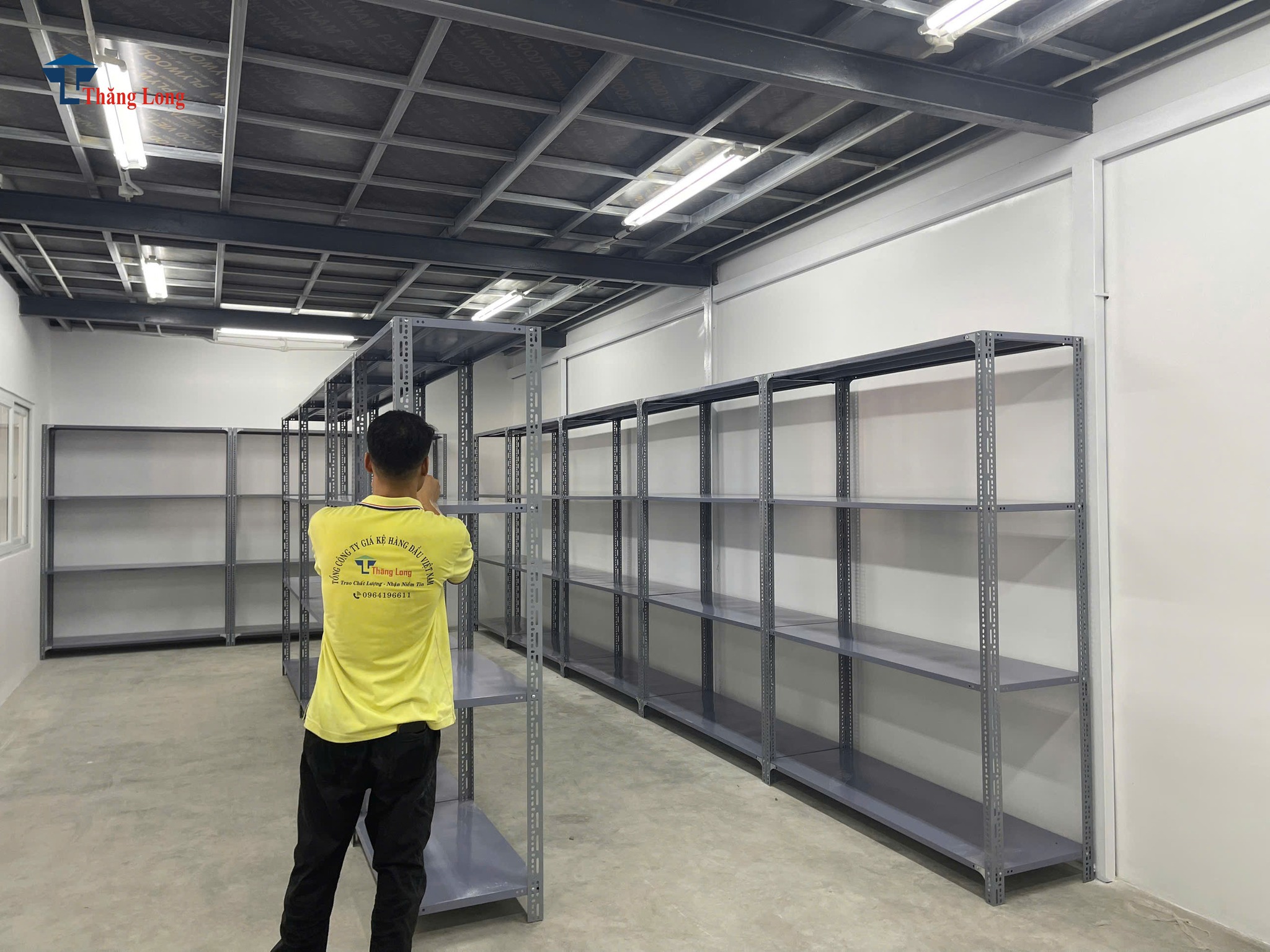 Kệ sắt v lỗ thăng long