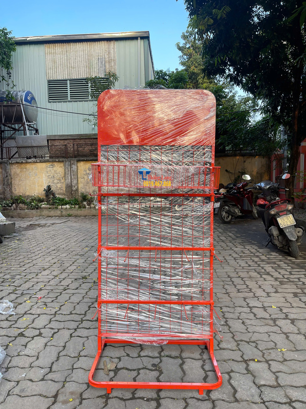 Kệ trưng bày đồ ăn vặt Ăn cùng Bà Tuyết giá rẻ, chất lượng