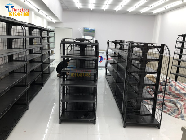 Lắp đặt kệ siêu thị màu đen tại Lâm Đồng