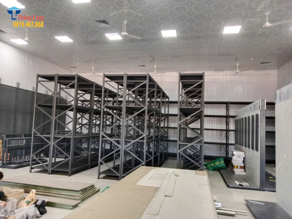 Lắp đặt kệ trung tải 300kg màu xám ghi tại Ngọc Hồi - KonTum