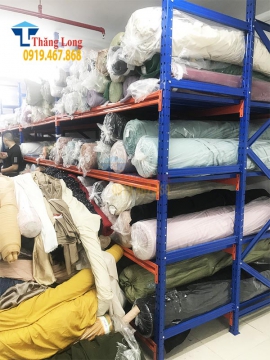 Chuyên sản xuất và lắp đặt kệ để vải cuộn cho nhà may nhà xưởng trên toàn quốc