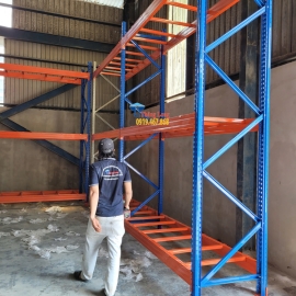 Lắp kệ tải nặng 2000kg/sàn cho kho hóa chất xây dựng và vật liệu chống thấm