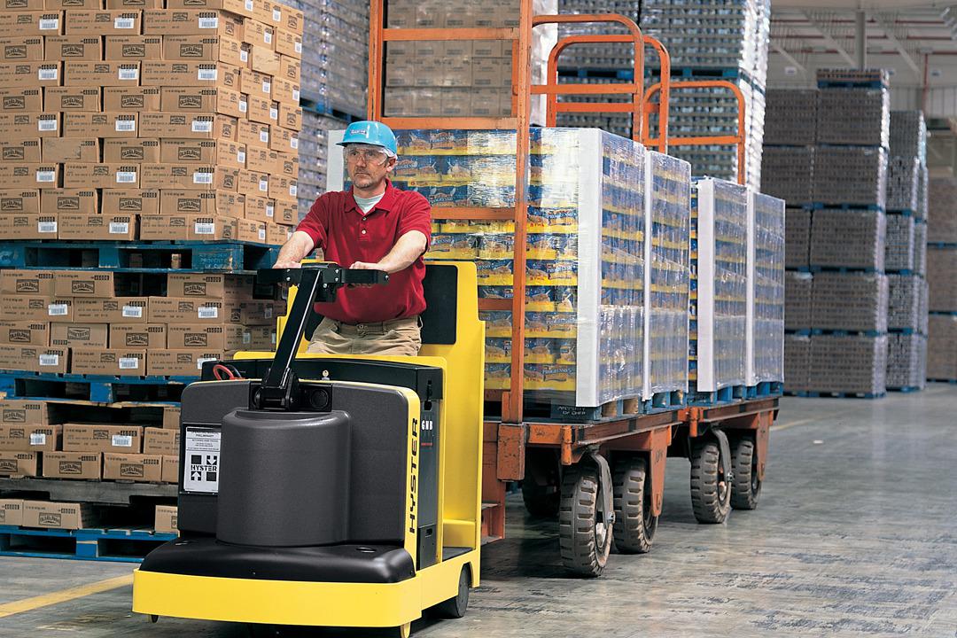 Những lưu ý an toàn khi vận hành xe nâng trong kho có kệ Selective Những lưu ý an toàn khi vận hành xe nâng trong kho có kệ Selective