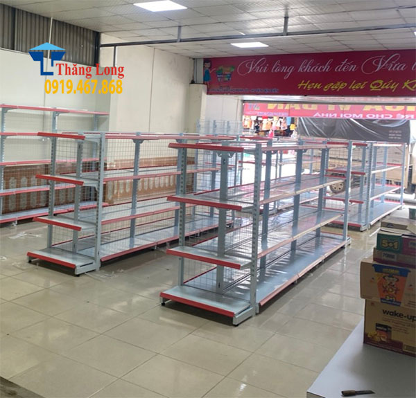 Xu hướng sử dụng kệ trưng bày năm 2026